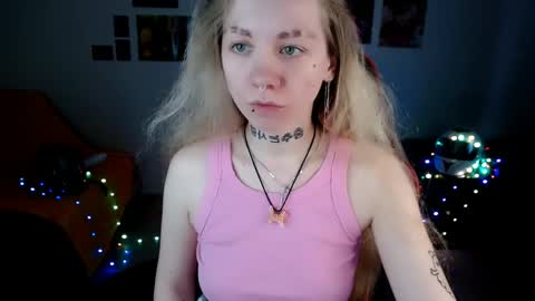 nica_kawaii online show from April 6, 1:45 pm