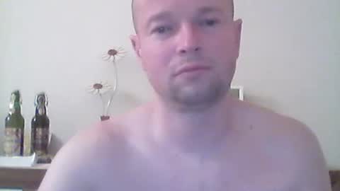 nick1990b online show from March 4, 8:05 pm