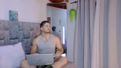 nick_moss_ online show from February 25, 11:03 am