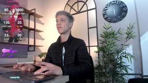 Snapshot of nick_torn chatting on October 13, 12:18 pm Nick online show from October 13, 12:18 pm