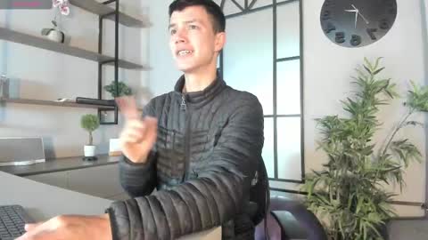 Snapshot of nick_torn chatting on September 19, 12:42 pm Nick online show from September 19, 12:42 pm