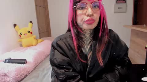 Snapshot of nicki_1 chatting on March 12, 7:47 pm   Help me reach 100 thumbs up online show from March 12, 7:47 pm