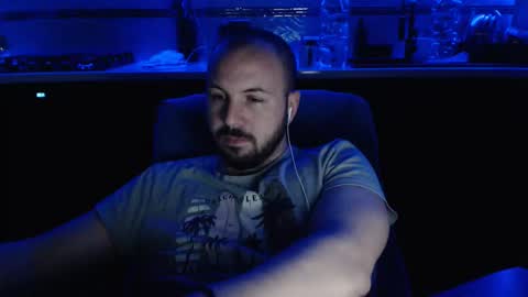 Julian online show from April 17, 9:50 pm