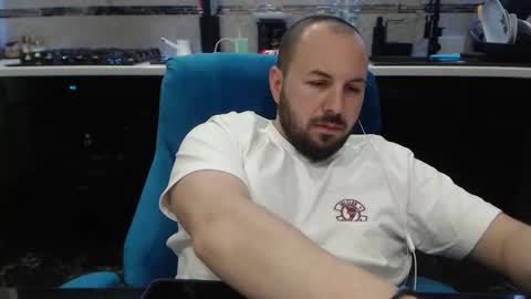 Julian online show from March 25, 11:44 pm