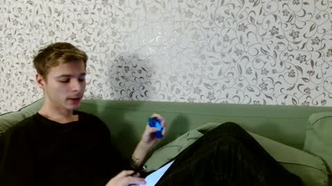 Nick online show from December 13, 10:02 pm