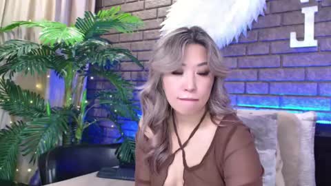 Snapshot of nicky_owl chatting on February 19, 12:55 pm Today is my 41st birthday And in 2 hours Im waiting for you on the stream Stock up on tokens and a good mood Nicky online show from February 19, 12:55 pm