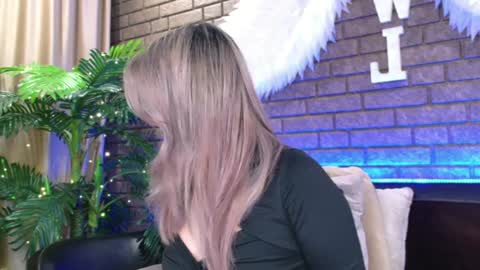 Snapshot of nicky_owl chatting on January 20, 6:21 am Today is my 41st birthday And in 2 hours Im waiting for you on the stream Stock up on tokens and a good mood Nicky online show from January 20, 6:21 am