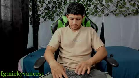 Snapshot of nicky_vance chatting on September 20, 7:28 pm nicky online show from September 20, 7:28 pm