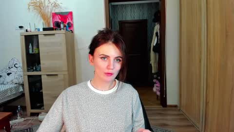 Nicky Weekends online show from February 3, 2:45 pm