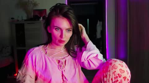 Nicky Weekends online show from February 14, 5:57 pm