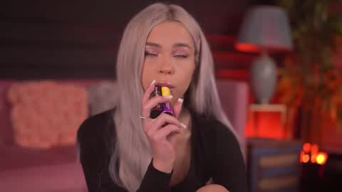 Nicky online show from November 9, 7:38 pm