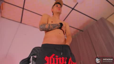 Nicky  online show from October 25, 1:55 pm