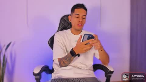 Nicky  online show from October 30, 12:17 pm