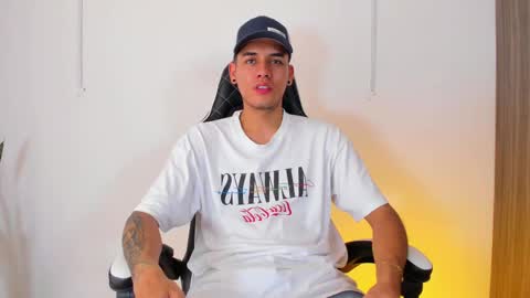 Snapshot of nickyblazze_ chatting on September 15, 5:14 pm Nicky online show from September 15, 5:14 pm