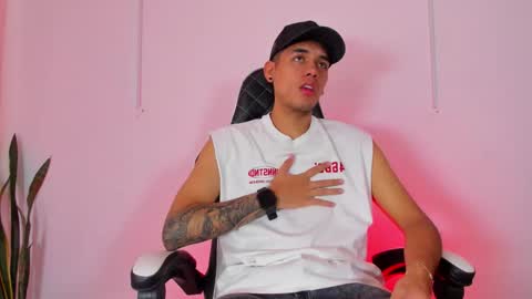Snapshot of nickyblazze_ chatting on September 26, 4:15 pm Nicky online show from September 26, 4:15 pm