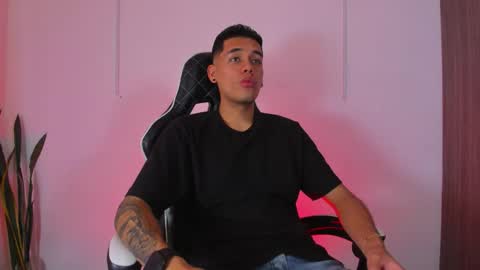Snapshot of nickyblazze_ chatting on September 30, 8:08 pm Nicky online show from September 30, 8:08 pm