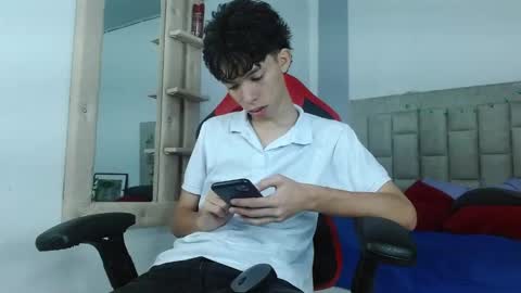 nico online show from December 19, 6:47 pm