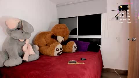 nicol_ofi777 online show from March 2, 4:06 am