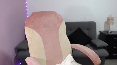 nicole Storm online show from March 4, 12:07 am