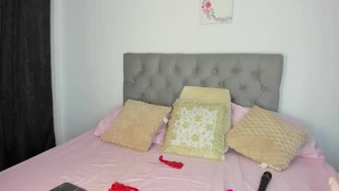 Snapshot of nicol_swift_ chatting on September 30, 1:05 am Nicol online show from September 30, 1:05 am