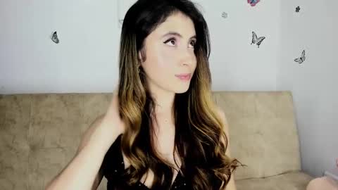 Snapshot of nicol_swift_ chatting on December 19, 2:23 am Nicol online show from December 19, 2:23 am