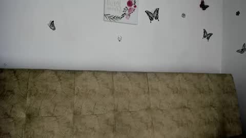 Snapshot of nicol_swift_ chatting on December 7, 9:11 am Nicol online show from December 7, 9:11 am