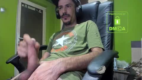 Snapshot of nicolasguy chatting on October 18, 6:17 am L. Nicolas online show from October 18, 6:17 am