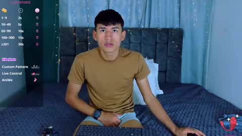 nicolastorres__ online show from February 13, 9:51 pm