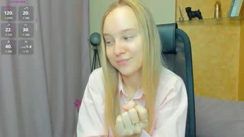 Nicoletta online show from November 25, 7:45 pm