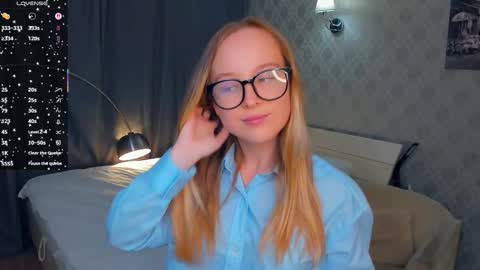 Nicoletta online show from October 19, 6:12 pm