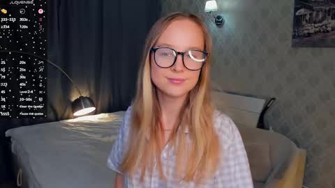 Nicoletta online show from October 18, 6:01 pm