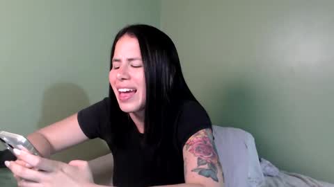 gleypuentes online show from November 4, 3:19 am