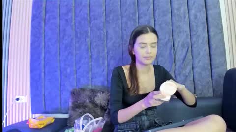 nicole_and_thiago online show from October 1, 9:35 pm