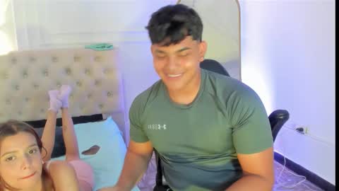 nicole_and_thiago1 online show from February 27, 10:35 pm