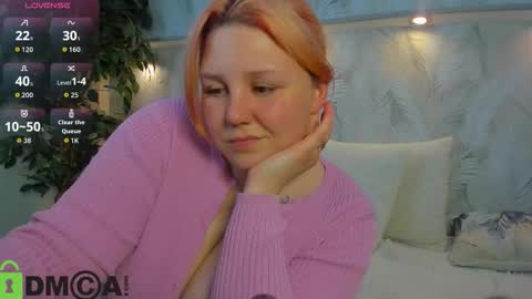 Snapshot of nicole_wans chatting on September 17, 2:37 am Nicole online show from September 17, 2:37 am