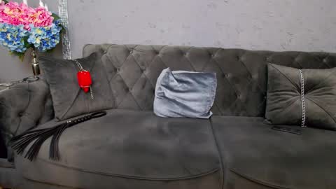 Nicole Domme online show from October 5, 12:57 pm