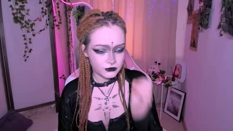 Snapshot of nicolefloret chatting on March 4, 11:08 am Nicole online show from March 4, 11:08 am