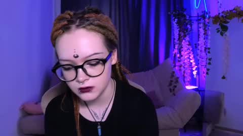 Snapshot of nicolefloret chatting on March 6, 8:41 am Nicole online show from March 6, 8:41 am