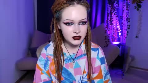 Snapshot of nicolefloret chatting on March 5, 12:11 pm Nicole online show from March 5, 12:11 pm