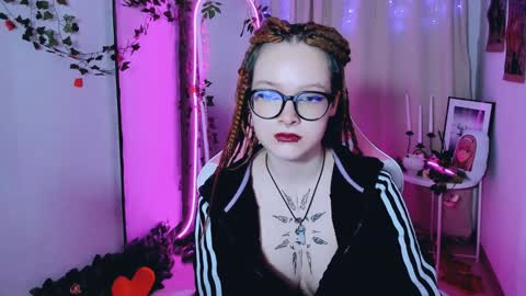 Snapshot of nicolefloret chatting on February 6, 12:43 am Nicole online show from February 6, 12:43 am
