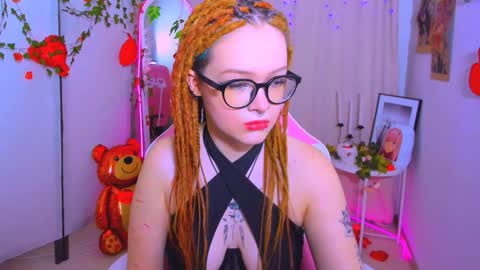Snapshot of nicolefloret chatting on February 8, 11:45 pm Nicole online show from February 8, 11:45 pm