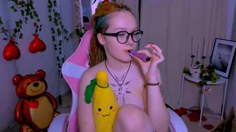 Snapshot of nicolefloret chatting on February 12, 9:54 pm Nicole online show from February 12, 9:54 pm
