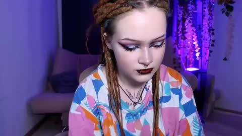 Snapshot of nicolefloret chatting on March 5, 9:05 am Nicole online show from March 5, 9:05 am