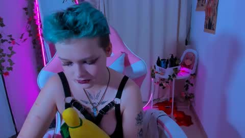 Snapshot of nicolefloret chatting on February 1, 11:37 pm Nicole online show from February 1, 11:37 pm