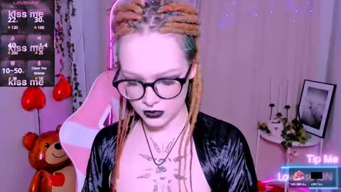 Snapshot of nicolefloret chatting on February 13, 9:17 pm Nicole online show from February 13, 9:17 pm