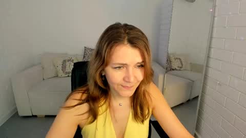 nicolehits online show from April 14, 1:36 pm