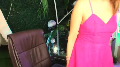 nicolehits online show from November 29, 9:28 am