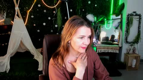 nicolehits online show from March 30, 5:13 pm