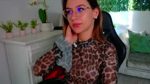 nicoleirisxxx online show from February 27, 6:28 am