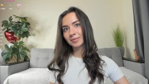 Snapshot of nicoleluuv chatting on March 3, 4:05 pm Dua Lipa online show from March 3, 4:05 pm